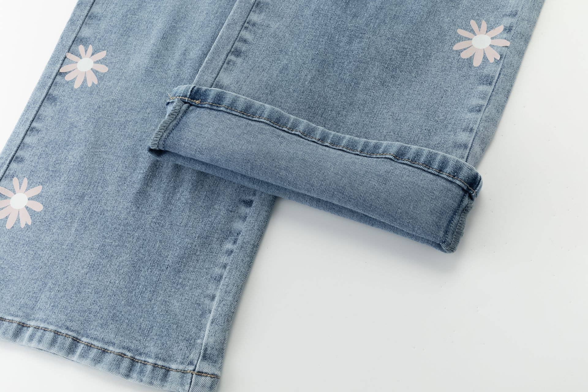 Jeans met bloemen detail