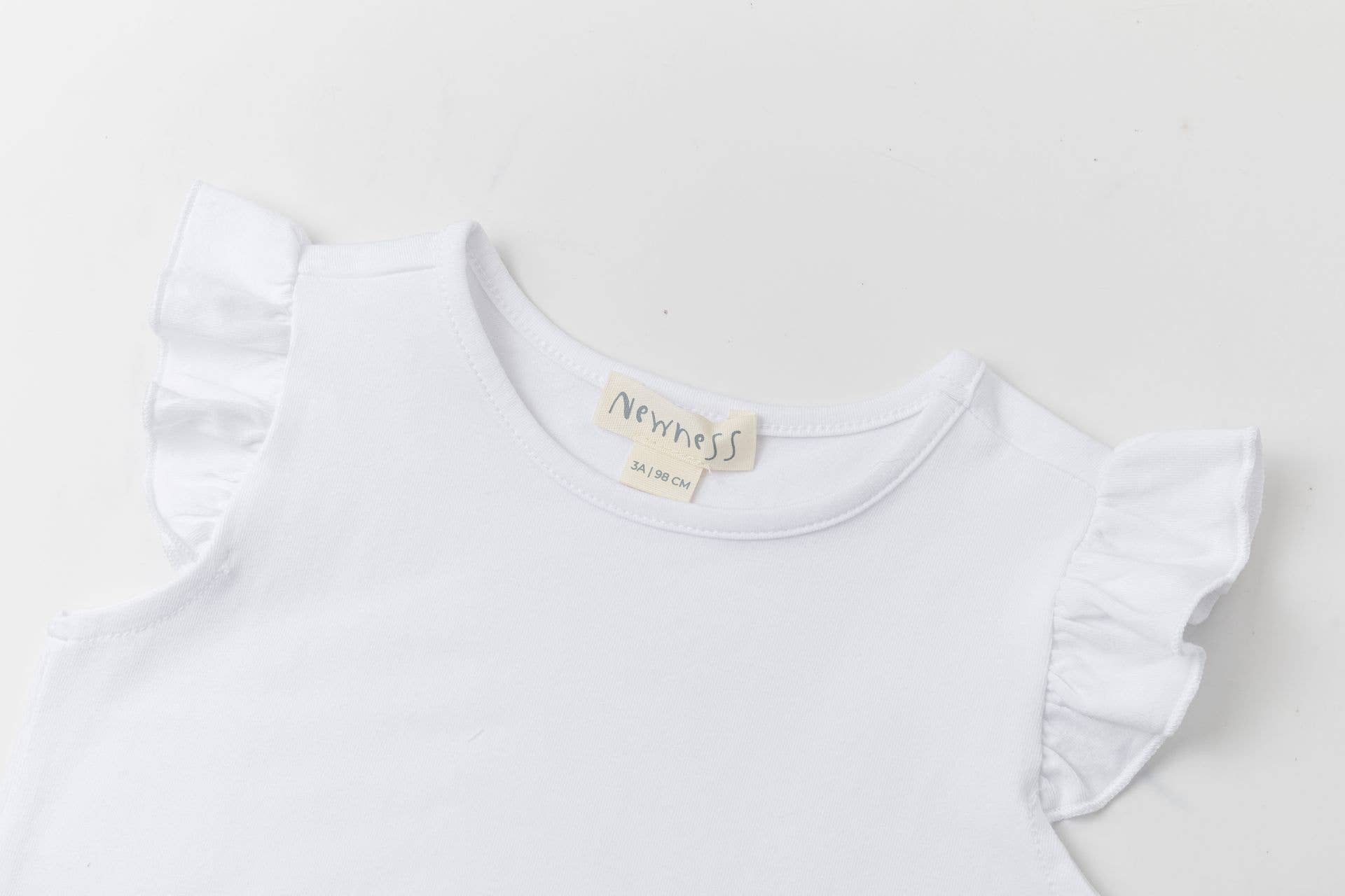 Wit basic T-shirt met volantmouwen